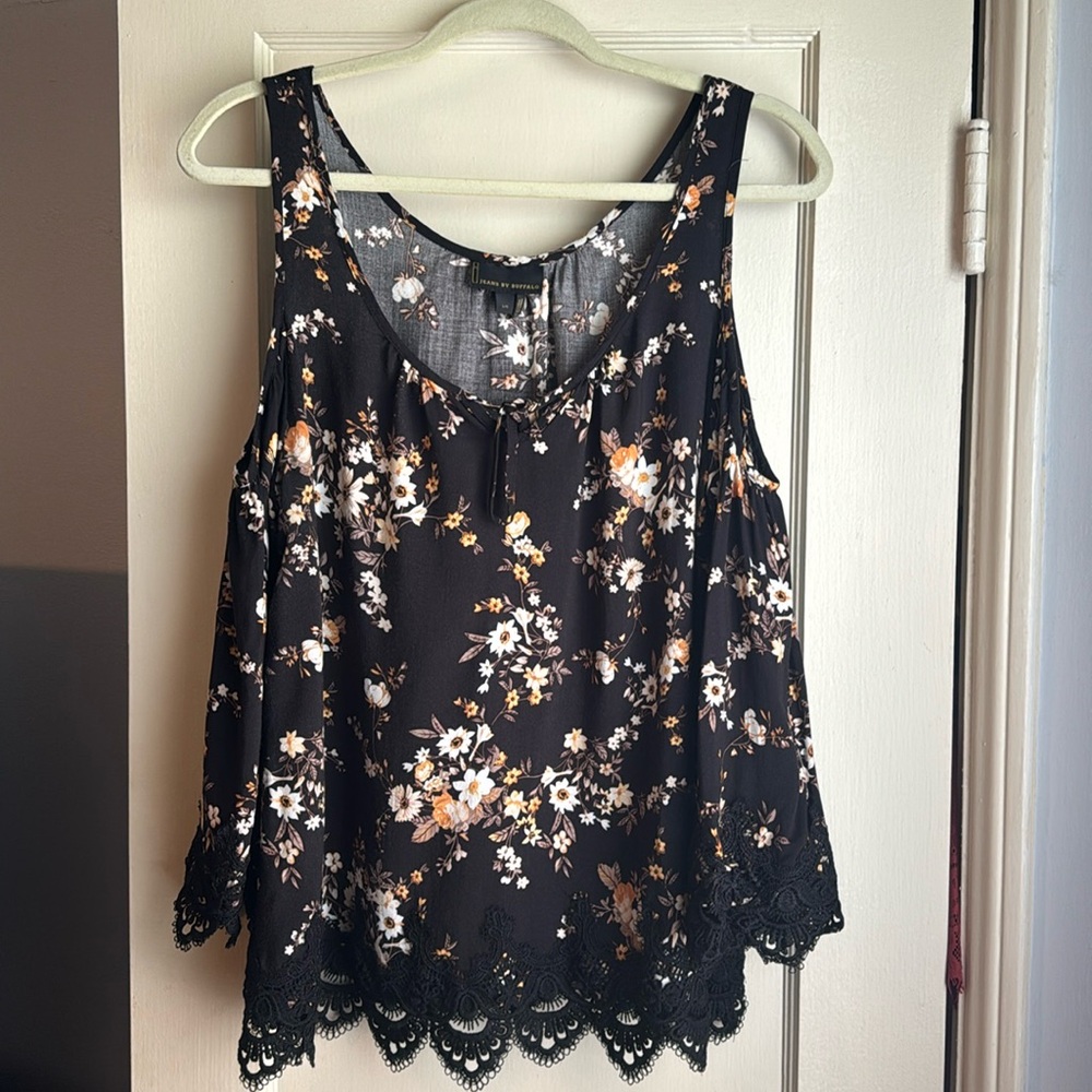 I Jeans by Buffalo cold shoulder floral blouse